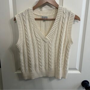 EUC Women's Cream Cable Knit Sweater Vest. Lightweight. Layer or wear alone. M